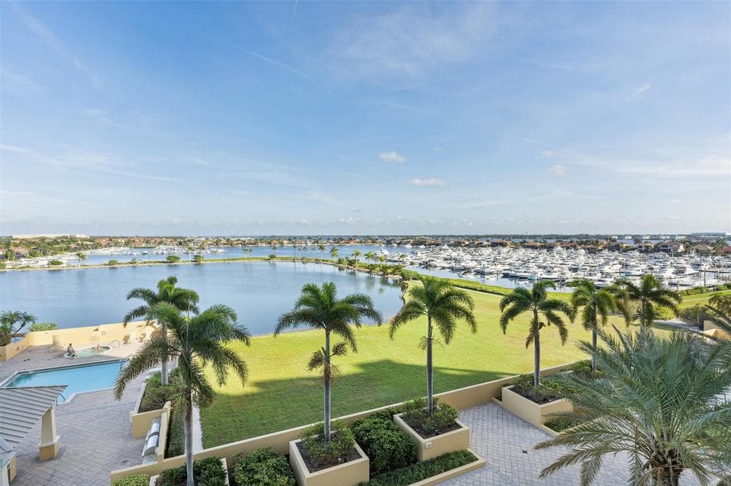 140 RIVIERA DUNES WAY UNIT 401 PALMETTO, FL 34221