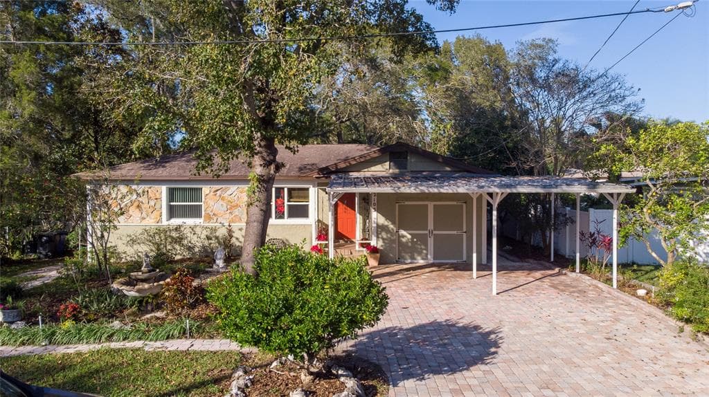 12103 GOLFSIDE DRIVE TAMPA, FL 33612