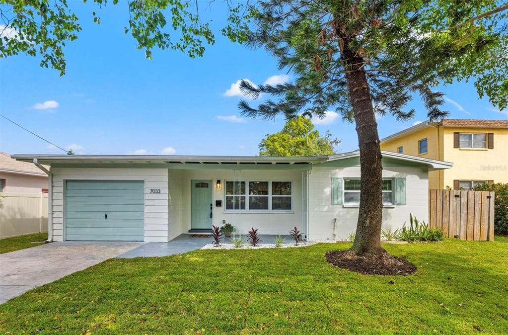 7033 HIBISCUS AVENUE S SOUTH PASADENA, FL 33707