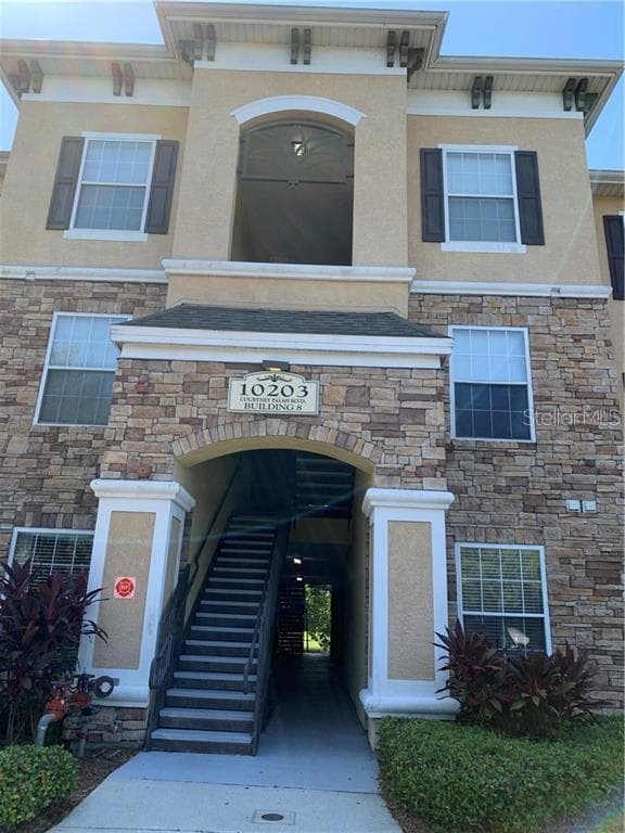 10203 COURTNEY PALMS BOULEVARD UNIT 304 TAMPA, FL 33619