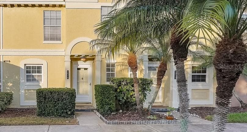1516 CHATEAUX DE VILLE COURT CLEARWATER, FL 33764