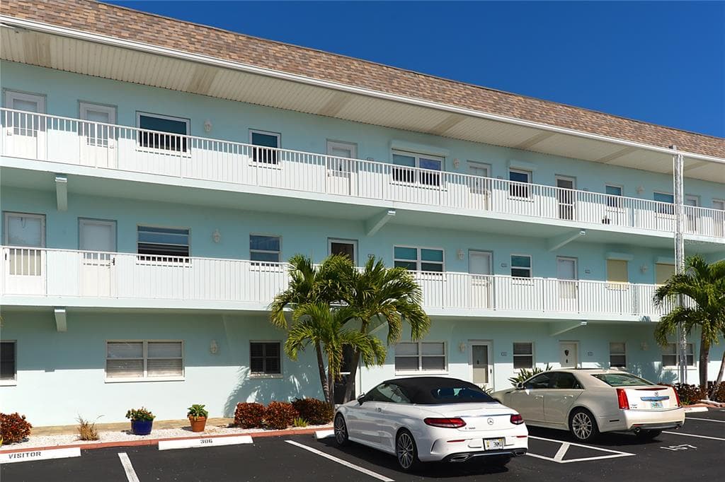 5 GATESHEAD DRIVE UNIT 305 DUNEDIN, FL 34698