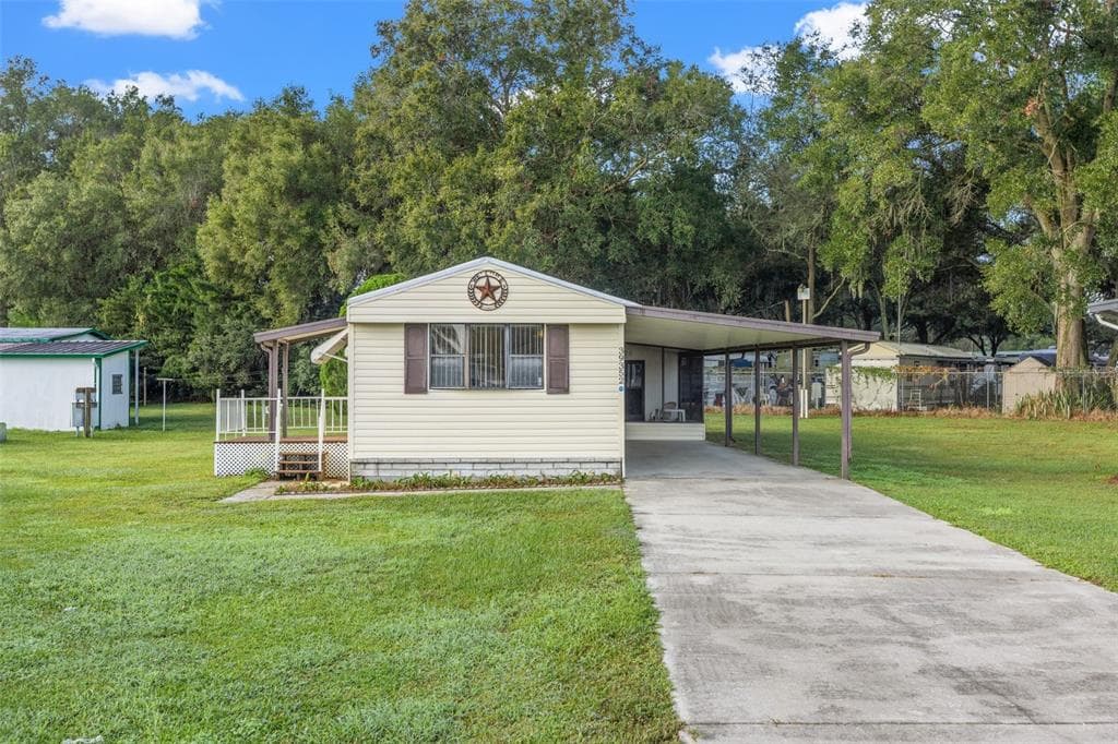 39352 STERLING DRIVE ZEPHYRHILLS, FL 33542