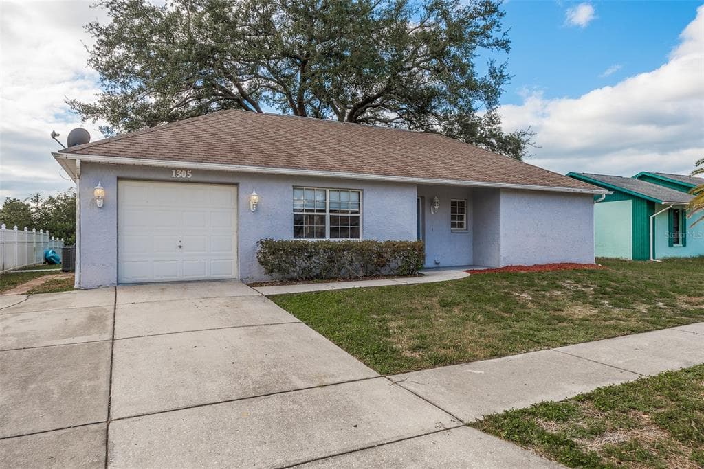 1305 FUCHSIA DRIVE HOLIDAY, FL 34691