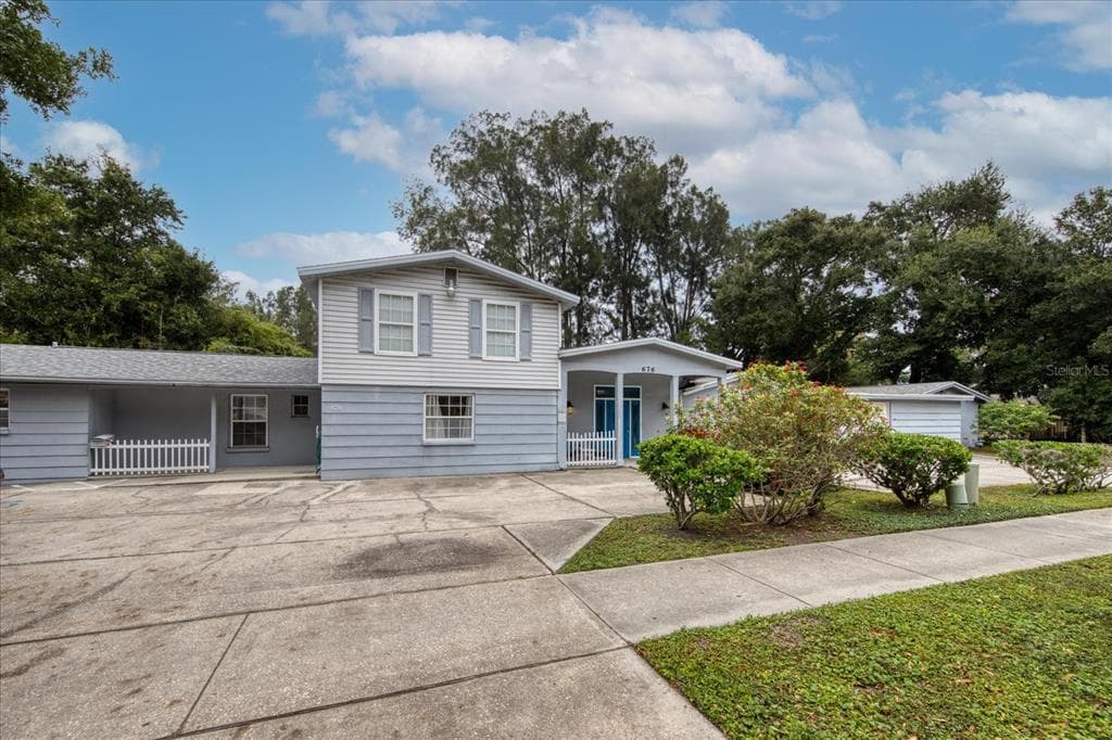 676 UNION STREET DUNEDIN, FL 34698