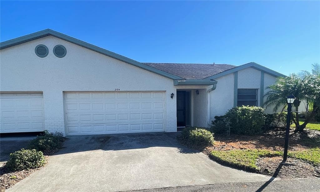 2104 HARRINGAY STREET UNIT 450 SUN CITY CENTER, FL 33573