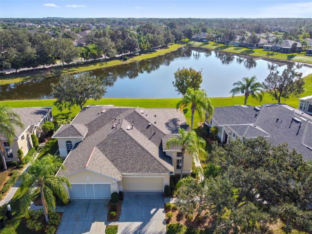 1225 LYNDHURST GREENS DRIVE UNIT 87 SUN CITY CENTER, FL 33573