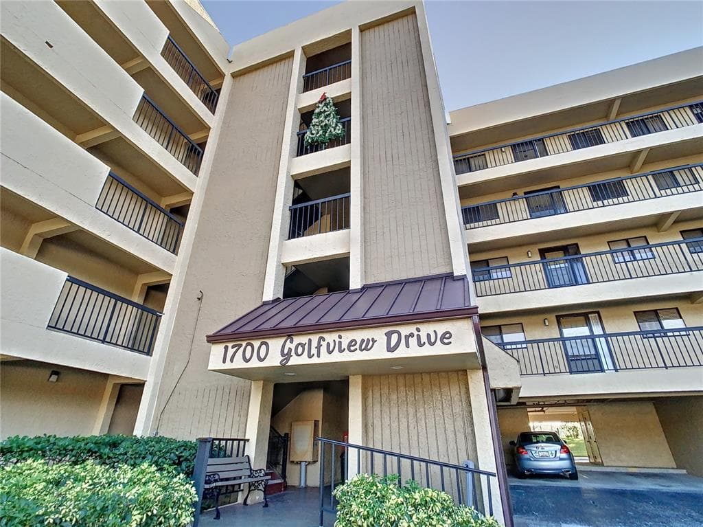 1744 GOLFVIEW DRIVE UNIT 1744 TARPON SPRINGS, FL 34689