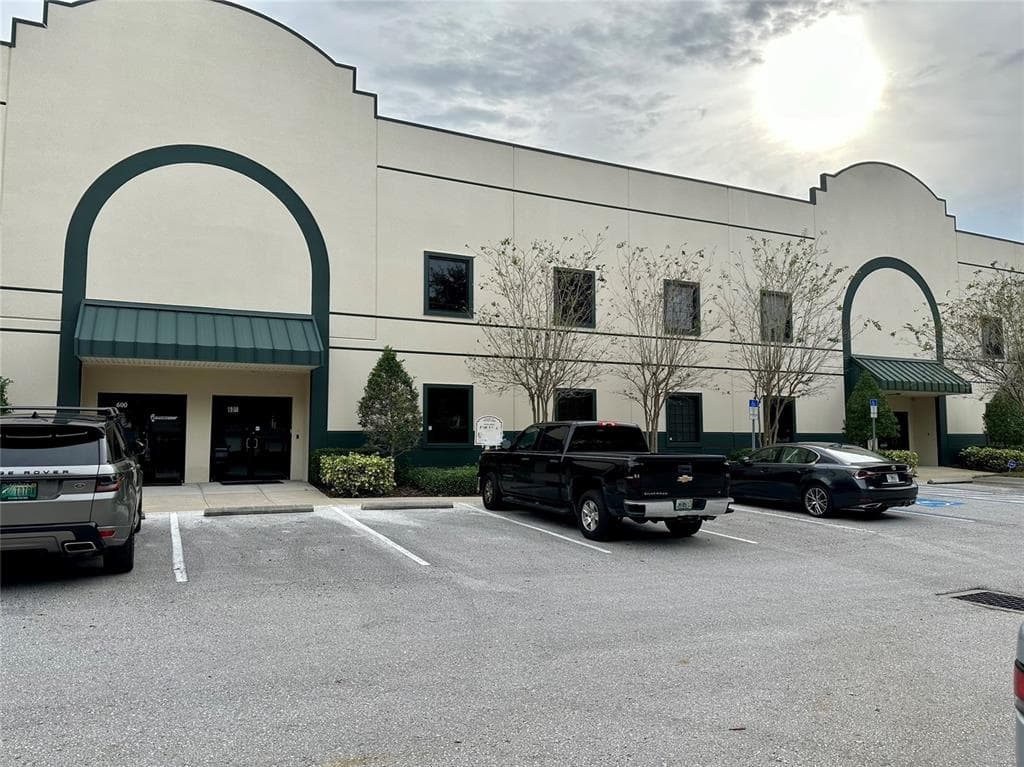 8222 118TH AVENUE UNIT 605 LARGO, FL 33773