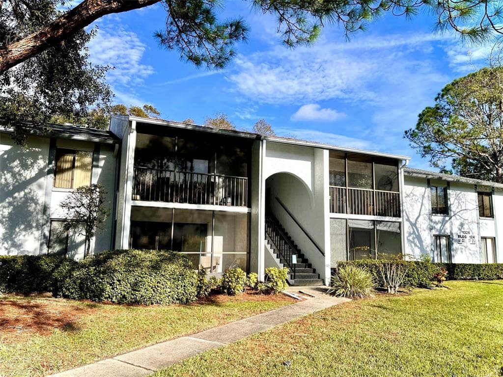 1326 PINE RIDGE CIRCLE E UNIT E1 TARPON SPRINGS, FL 34688