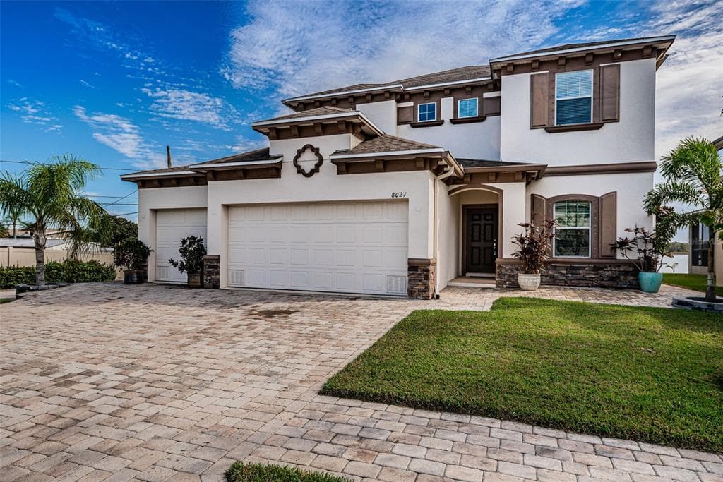 8021 LAKE SEMINOLE TERRACE SEMINOLE, FL 33772