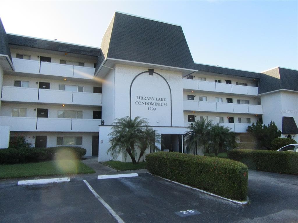 1200 37TH STREET N UNIT 404 ST PETERSBURG, FL 33713