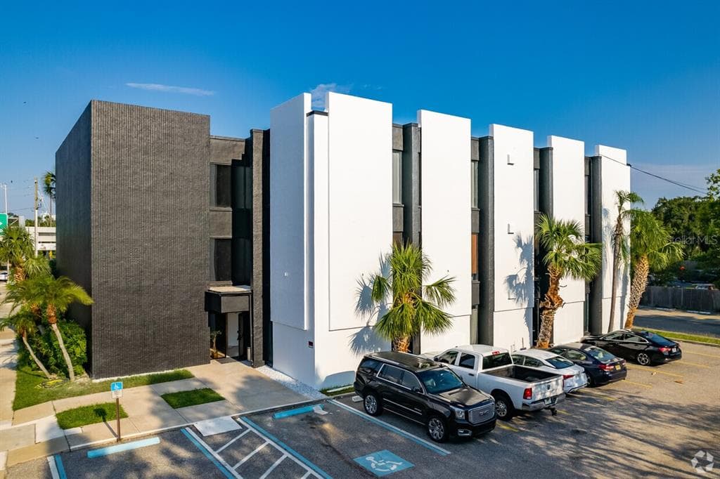 3118 GULF TO BAY BOULEVARD UNIT 308 CLEARWATER, FL 33759