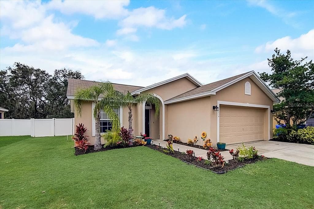 10634 CARLOWAY HILLS DRIVE WIMAUMA, FL 33598