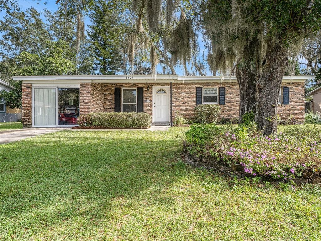 8507 TEMPLE PARK DRIVE TAMPA, FL 33637