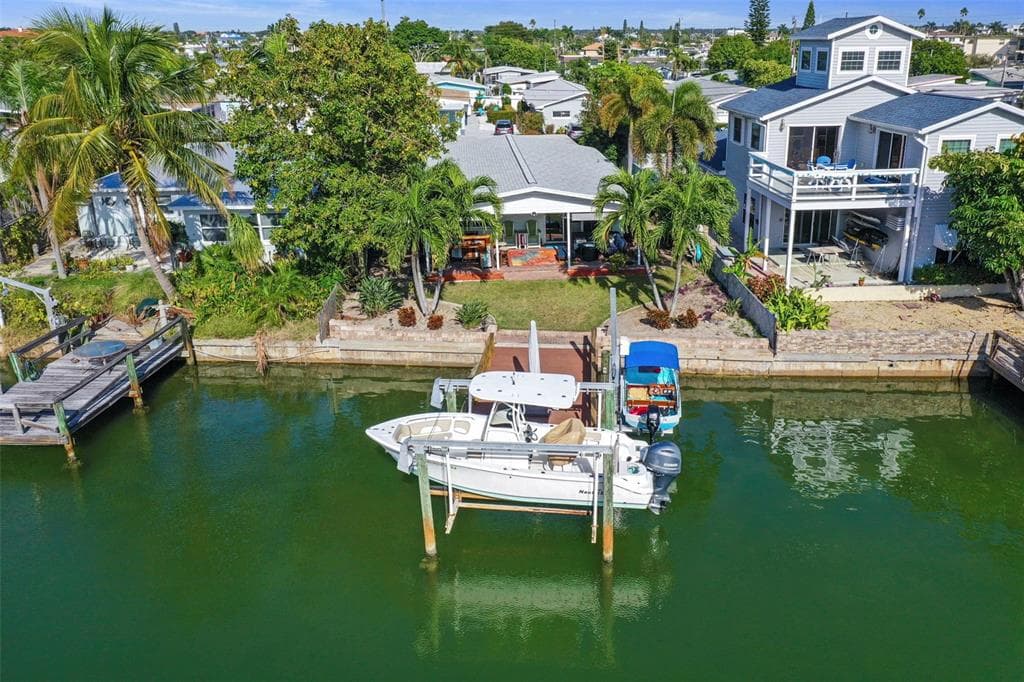 11320 1ST STREET E TREASURE ISLAND, FL 33706