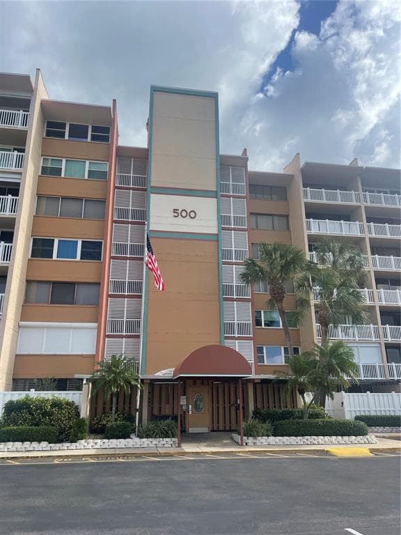 500 TREASURE ISLE CAUSEWAY UNIT 309 TREASURE ISLAND, FL 33706