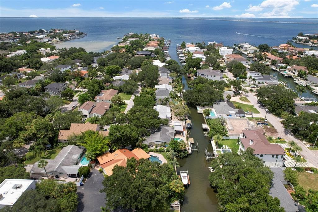 4829 W SAN MIGUEL STREET TAMPA, FL 33629