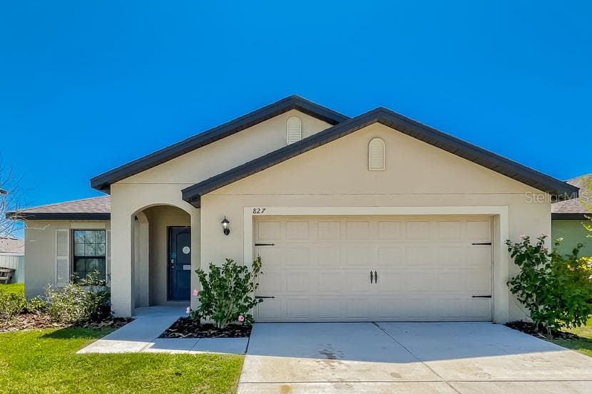 827 CHATHAM WALK DRIVE RUSKIN, FL 33570