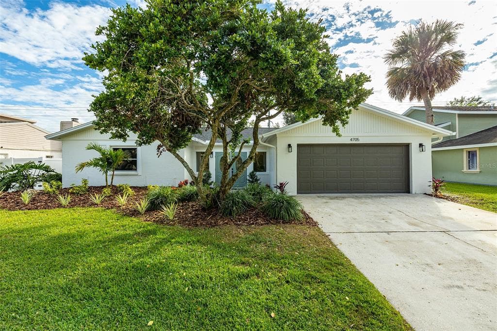 4705 FOXSHIRE CIRCLE TAMPA, FL 33624