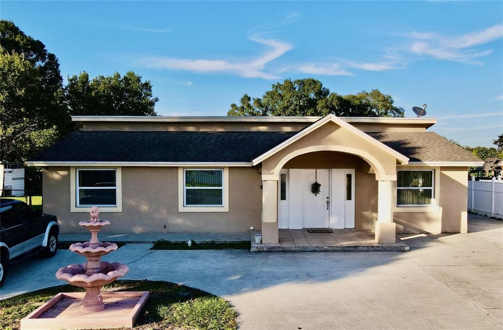 8305 DRYCREEK DRIVE TAMPA, FL 33615