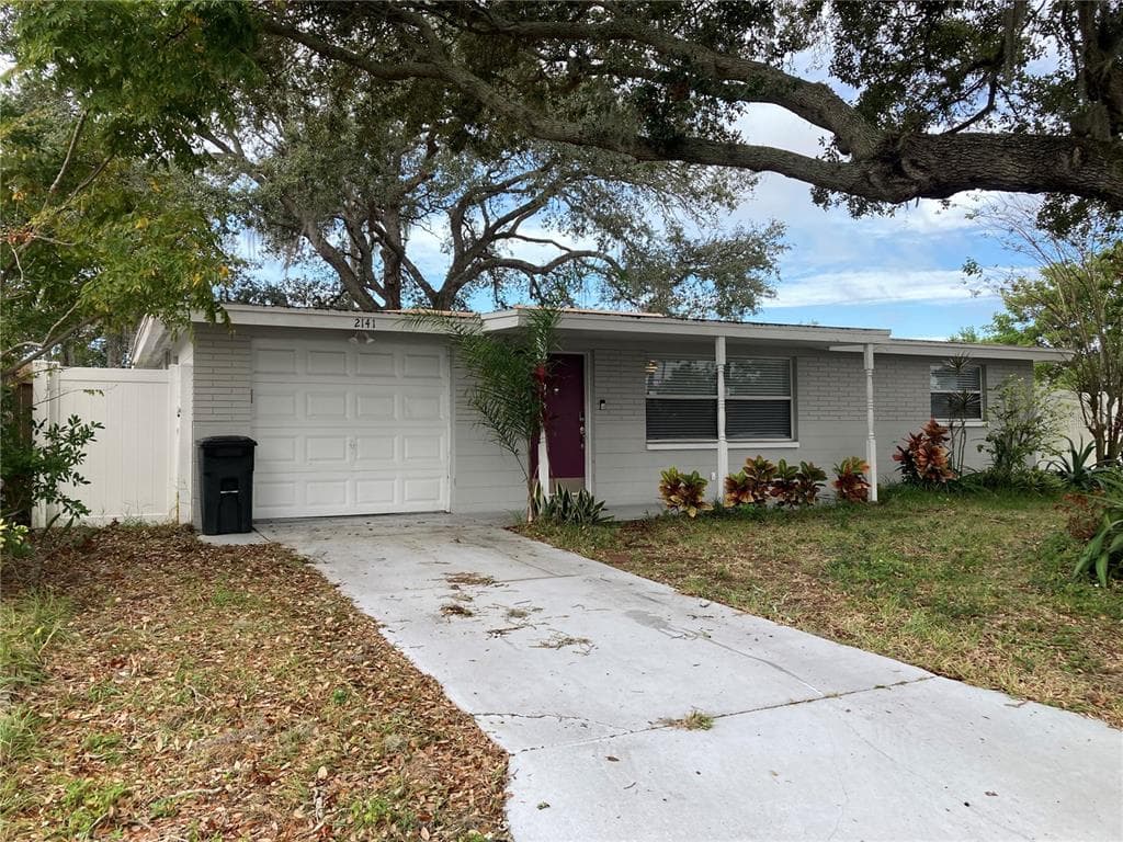 2141 HOLIDAY DRIVE HOLIDAY, FL 34691