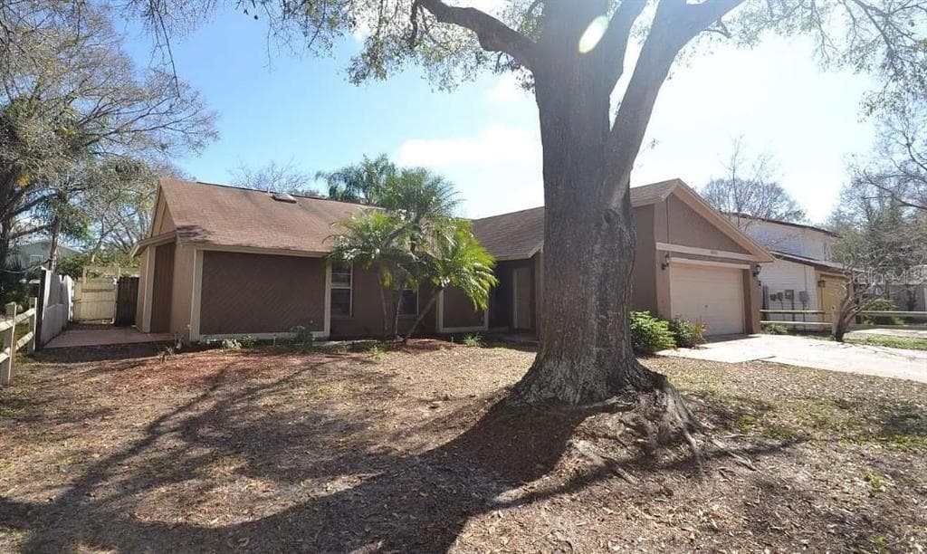 15909 COUNTRY FARM PLACE TAMPA, FL 33624
