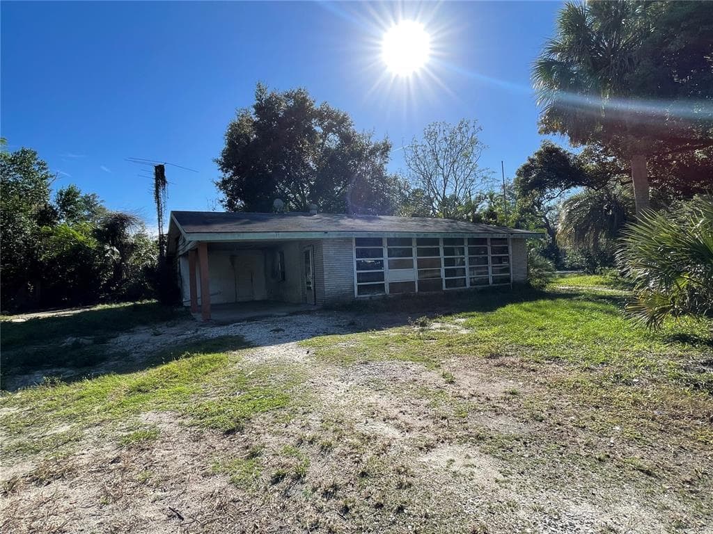 5168 PACIFIC AVENUE WEEKI WACHEE, FL 34607