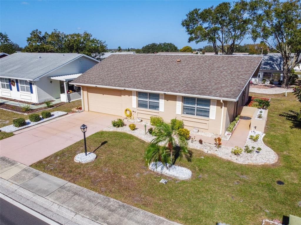 205 RICKENBACKER DRIVE SUN CITY CENTER, FL 33573