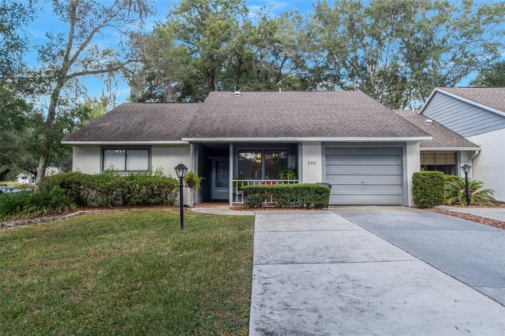 555 W SAND OAK COURT BEVERLY HILLS, FL 34465
