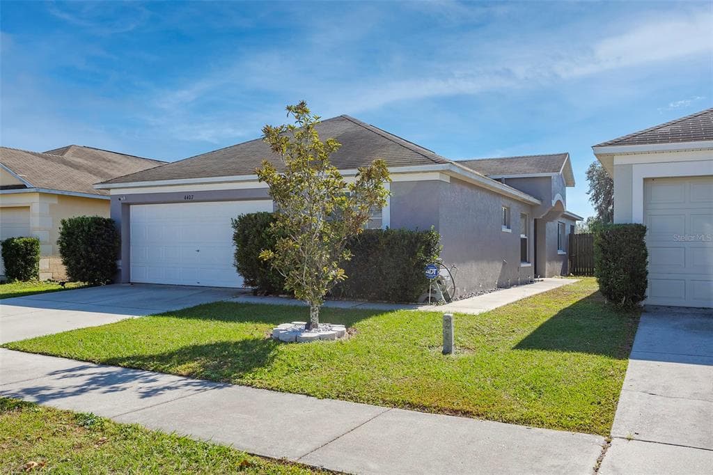 4407 COUNTRY HILLS BOULEVARD PLANT CITY, FL 33563