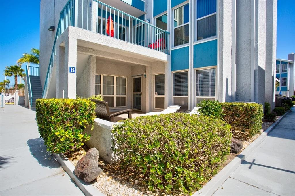 247 REX PLACE UNIT B MADEIRA BEACH, FL 33708