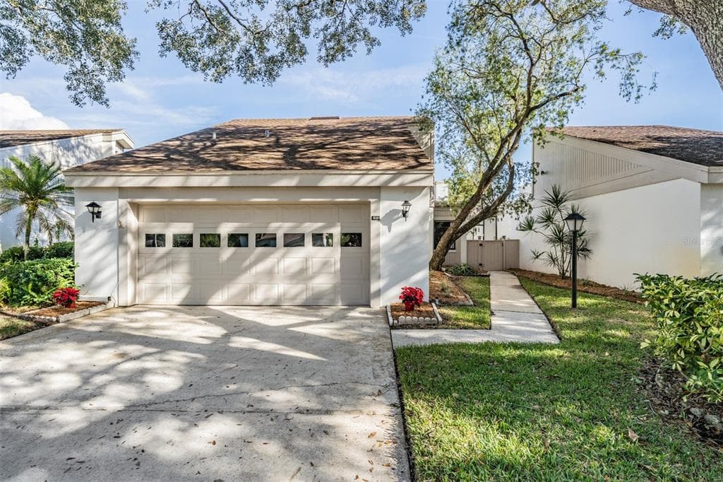 310 LISA LANE OLDSMAR, FL 34677