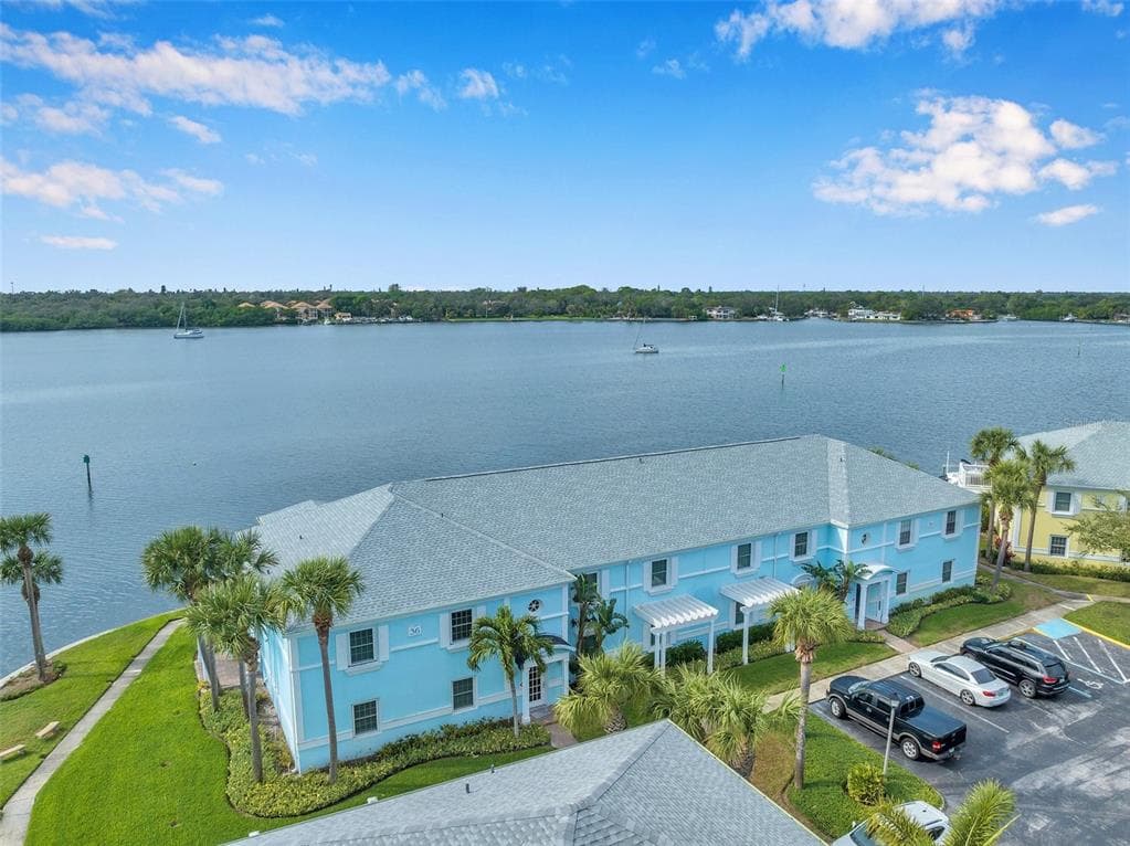 5283 BEACH DRIVE SE UNIT A ST PETERSBURG, FL 33705