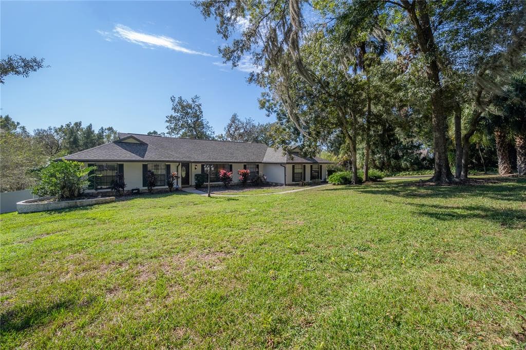 407 APACHE TRAIL BRANDON, FL 33511
