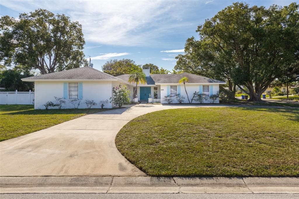 1455 FAIRWAY DRIVE DUNEDIN, FL 34698