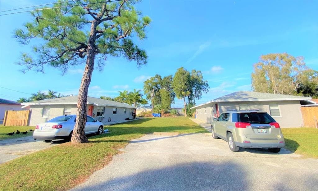 375 & 359 50TH AVENUE N UNIT 1,2,3,4