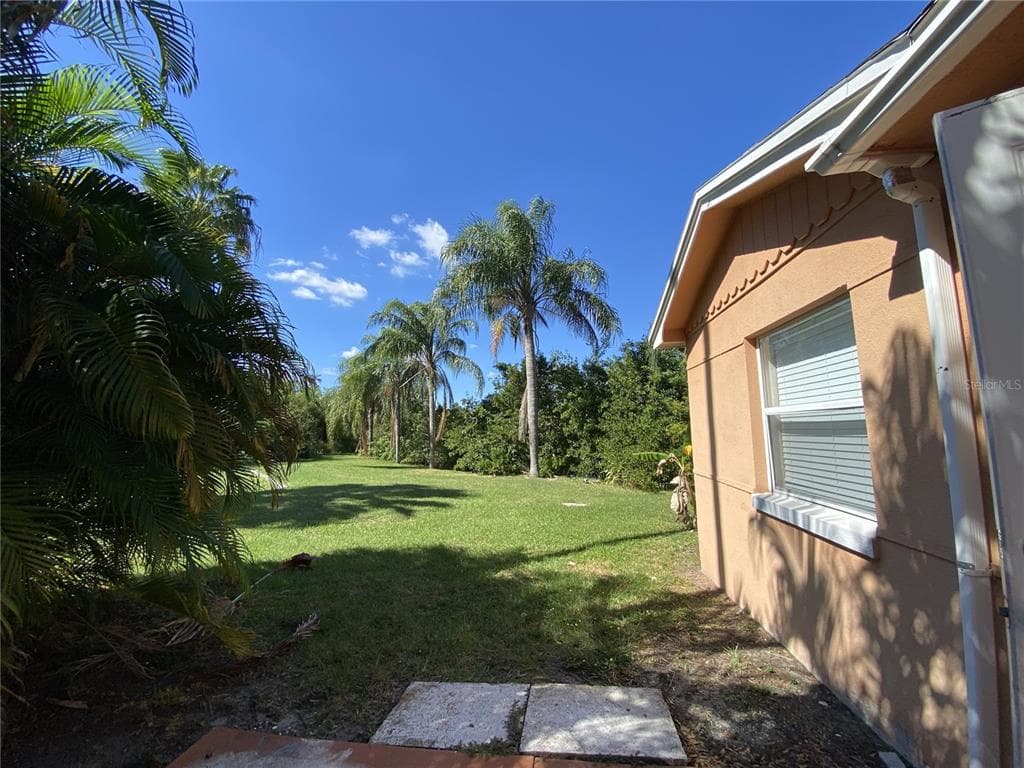 10814 NAVAJO DRIVE ST PETERSBURG, FL 33708