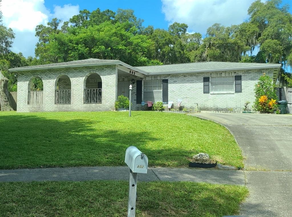 802 KNIGHT STREET SEFFNER, FL 33584