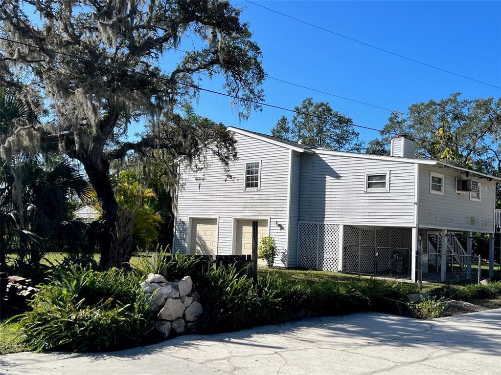 631 HARBOR AVENUE