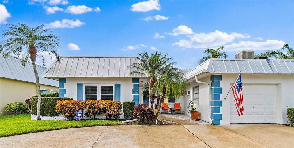 6582 GRAND BAHAMA DRIVE UNIT 3 SEMINOLE, FL 33777