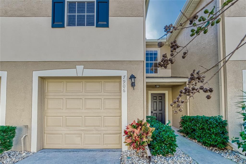 7906 LONGWOOD RUN LANE TAMPA, FL 33615