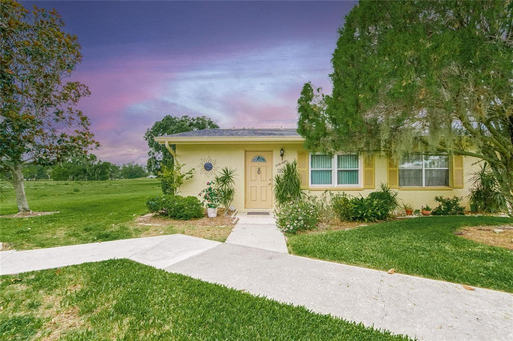 302 CANTON COURT UNIT 68 SUN CITY CENTER, FL 33573