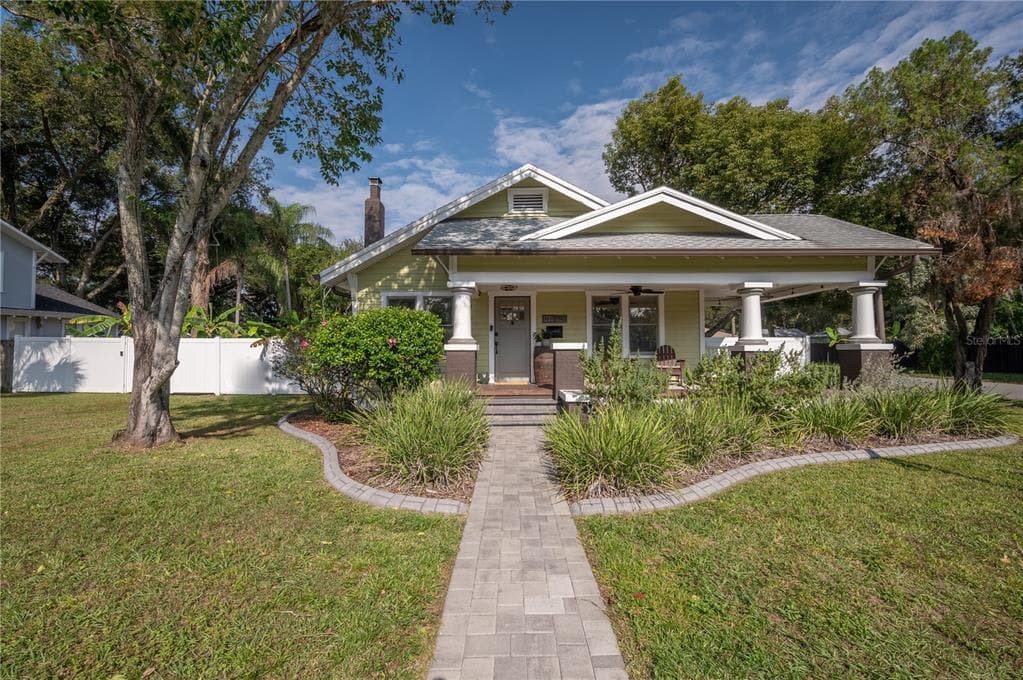 1230 E MOHAWK AVENUE TAMPA, FL 33604