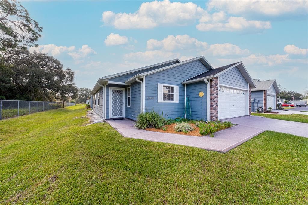 37448 REDBERRY COURT ZEPHYRHILLS, FL 33542