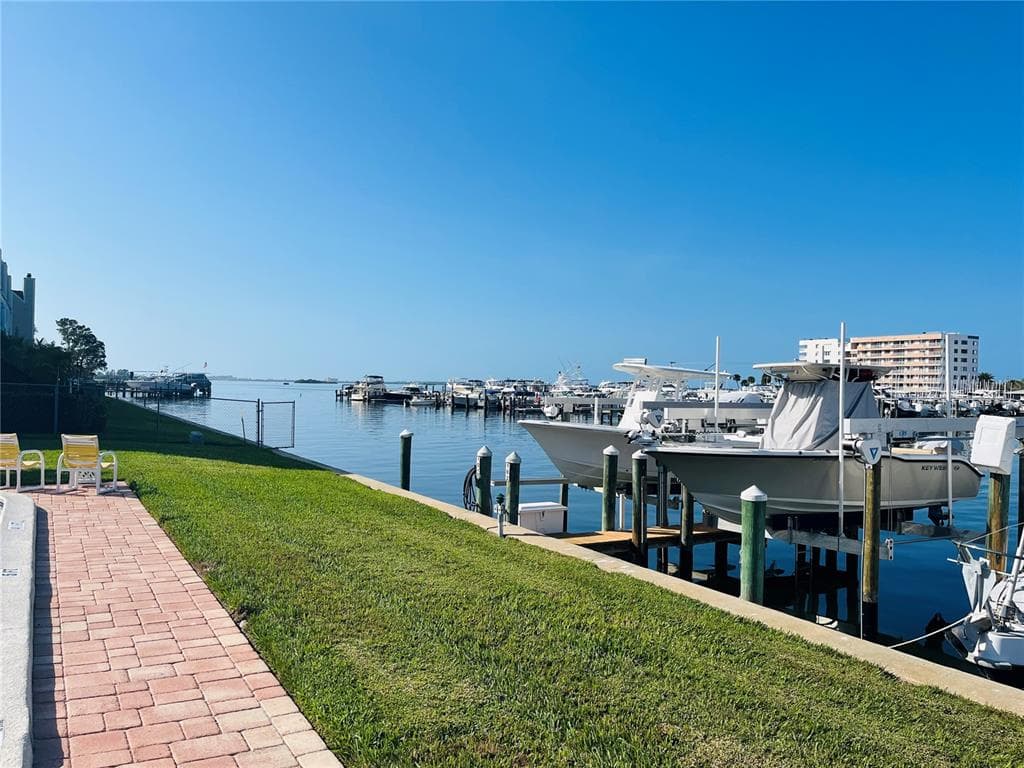 423 S PAULA DRIVE UNIT 305 DUNEDIN, FL 34698