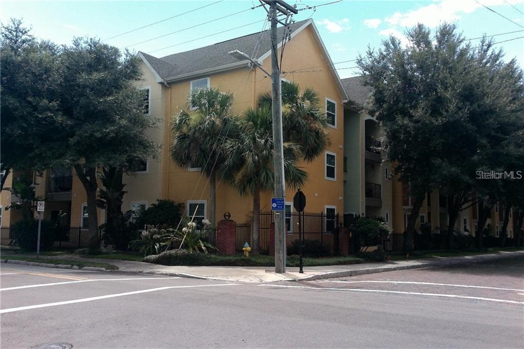 2010 E PALM AVENUE UNIT 14210 TAMPA, FL 33605
