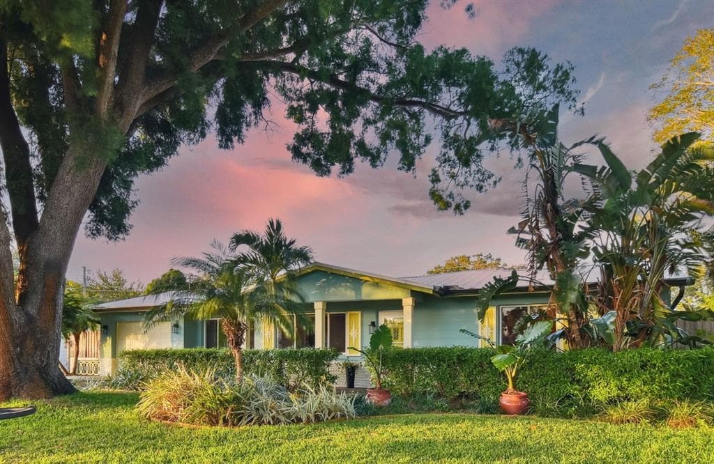 6071 44TH AVENUE N KENNETH CITY, FL 33709