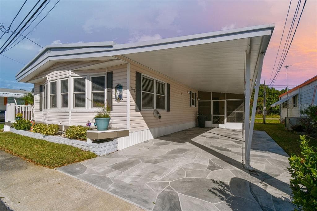 43 SCHOONER DRIVE UNIT 43 PALM HARBOR, FL 34683