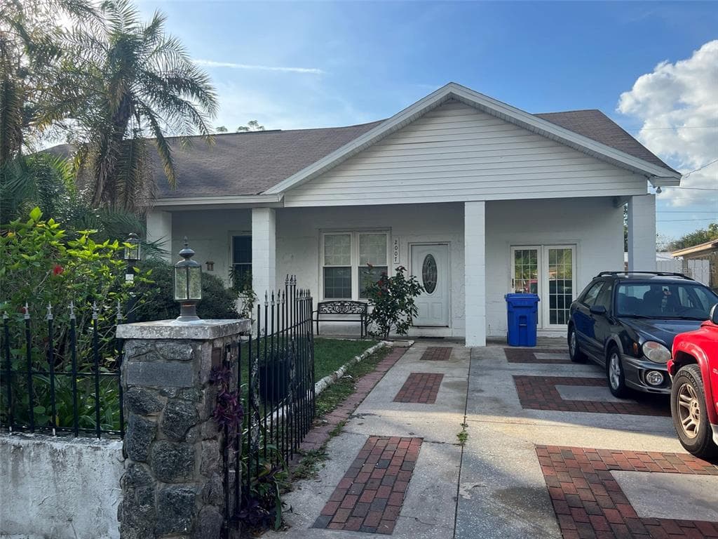 2007 WAIKIKI WAY TAMPA, FL 33619